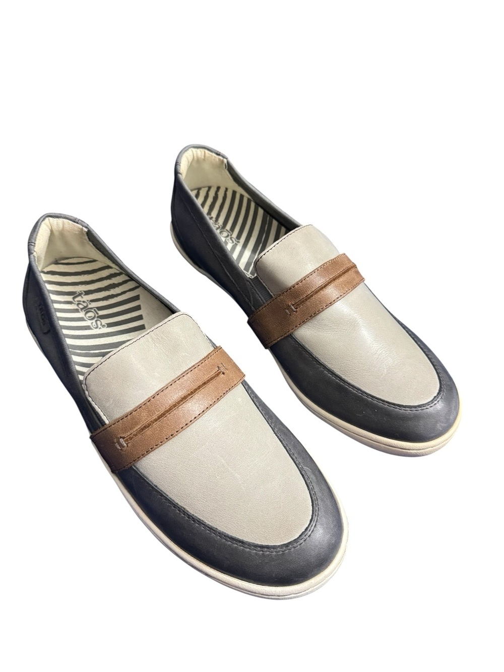 Taos Upward Leather Loafer 9.5
